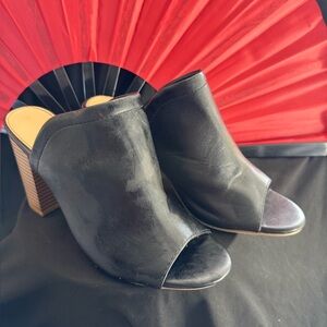 Elegant Black Apt9 Women's Peep-Toe Mules